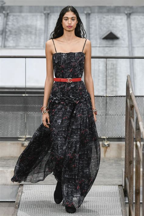 defilé chanel octobre 2020|Final Look Of The Spring.